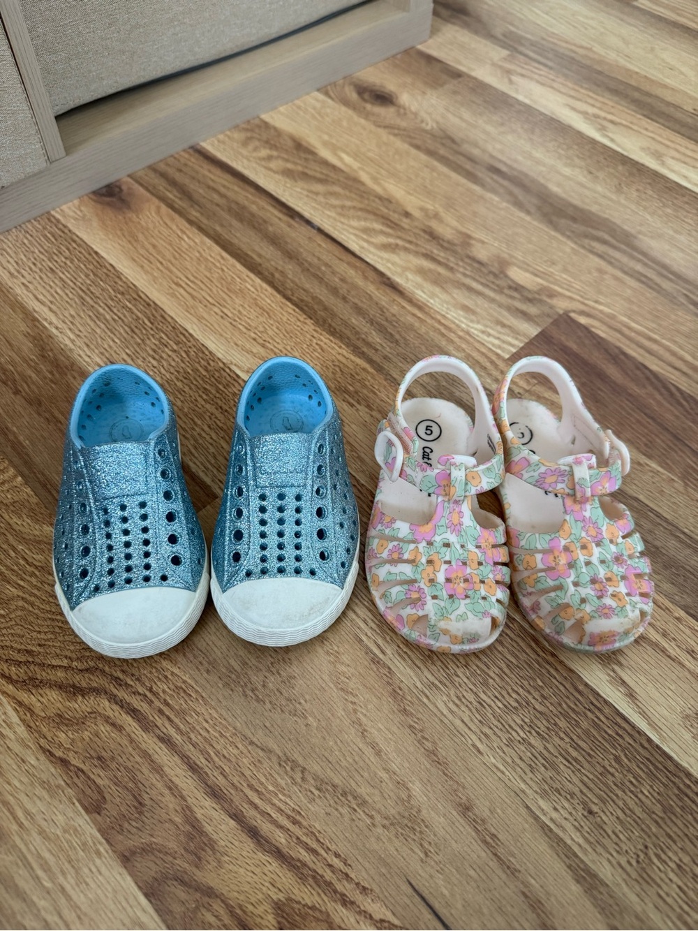 Native Kids Glitter Blue Slip-On Sneakers and Floral Pink Sandals